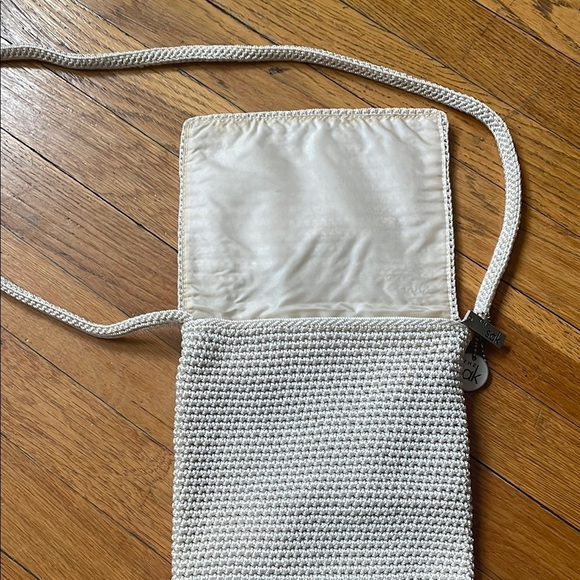 Vintage The Sak Cream Textured Crossbody Bag with Flap Closure - Picture 3 of 8